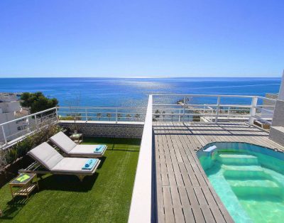 1149 Stunning Duplex Penthouse with Sea View