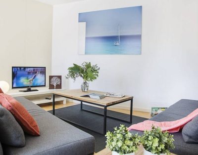 Amazing 2 bedrooms front of the Beach