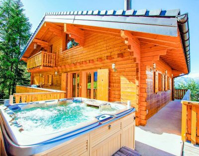 Holiday home for 16 people with terrace