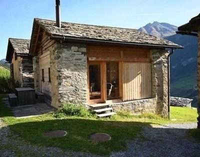 Holiday home for 4 people with balcony