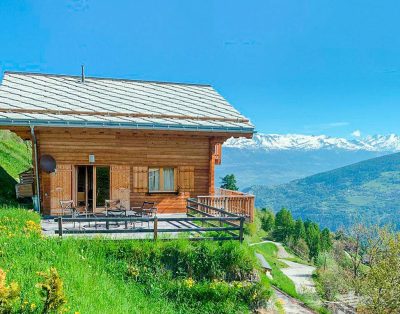 Holiday home for 8 people with view