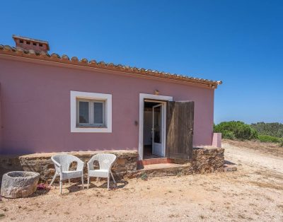 Holiday Home ‘Lua’ with Sea View, Shared Pool and Wi-Fi