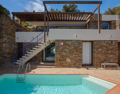 Holiday Home with Sea View, Private Pool & A/C