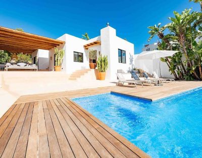 Ibiza villa with fantastic pool and stunning views.