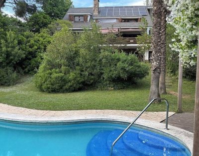 Luxury home in Barcelona with large private swimming pool