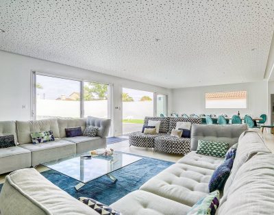 Magnificent villa for large family with swimming pool