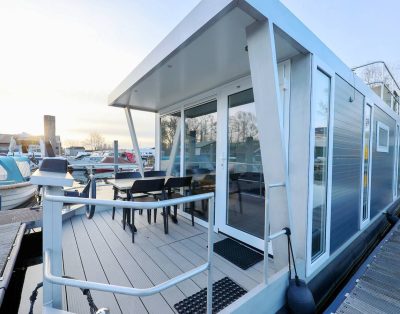 Marina Parcs — Houseboat with roof terrace and balcony (4 pers) “De Hoop”