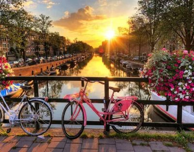 Meters from Utrechtsestraat & Rembrandt Square-5 Storey Canal House with garden