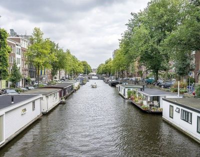 Modern yet cozy houseboat