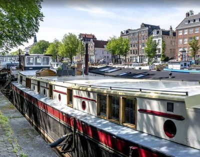 New: luxurious and spacious boutique houseboat with sauna