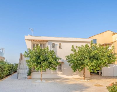 Sea-View Apartment w/Pool, Parking & Internet – 100m to Beach