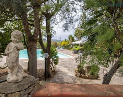Villa Melograno with annexe, exclusive swimming pool surrounded by greenery