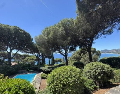 Villa with private pool, near beach